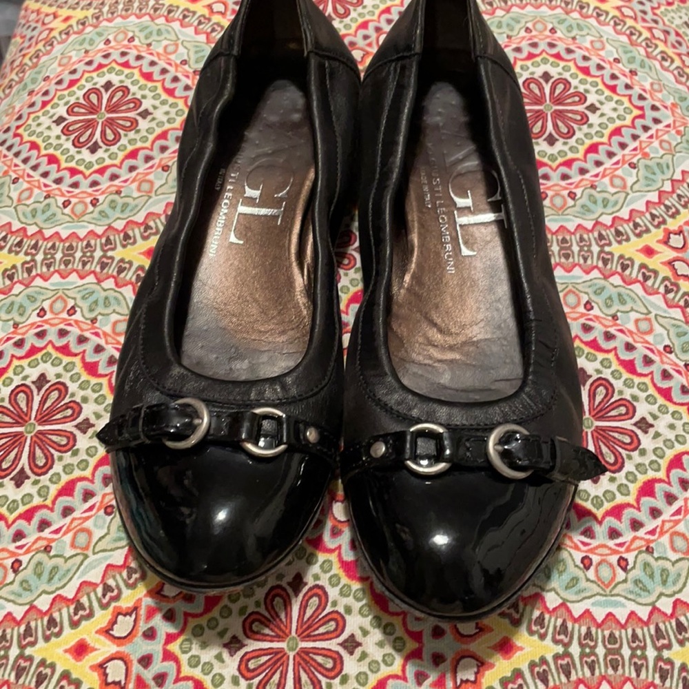 AGL Buckle Flat in Black